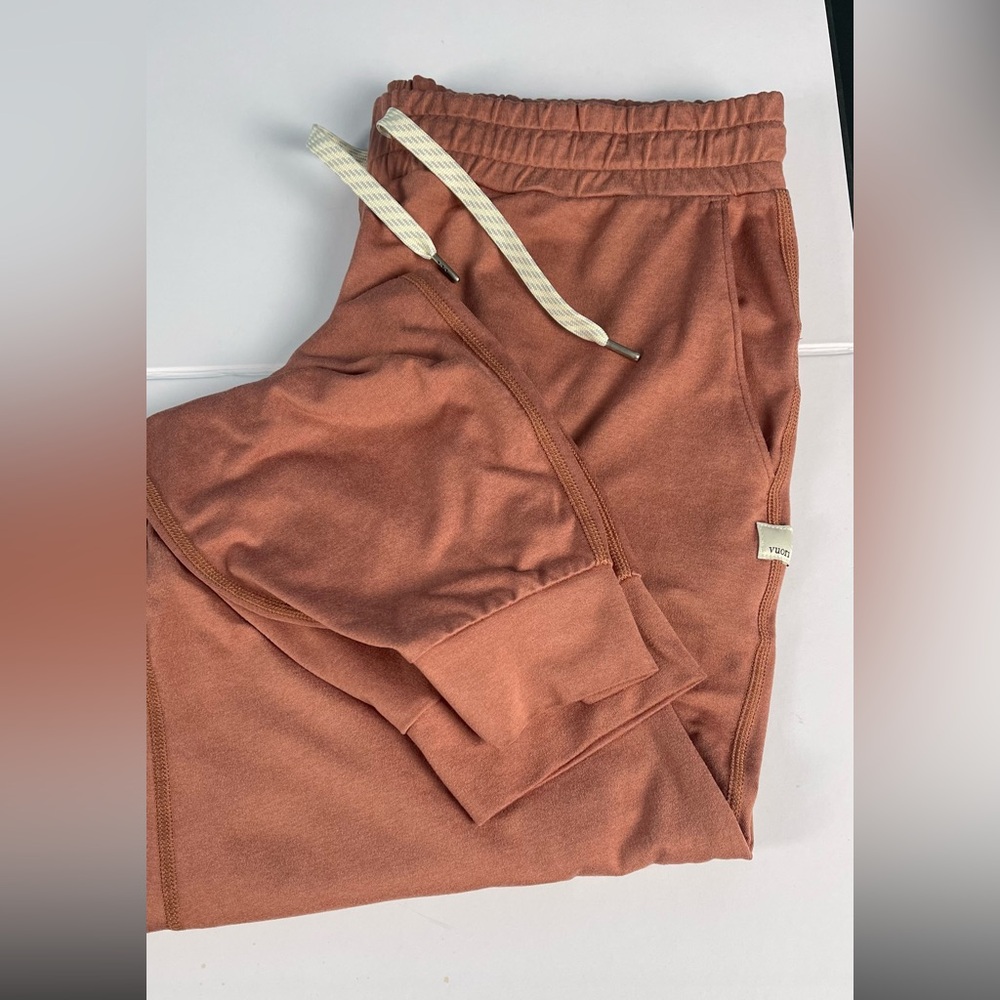 VUORI DAILY HALO JOGGERS SIZE LARGE - Picture 5 of 6
